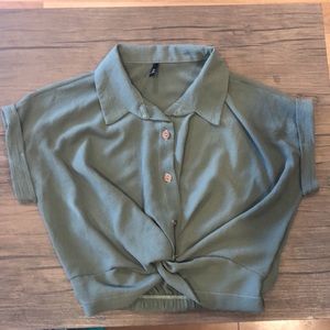 Like new women’s crop top